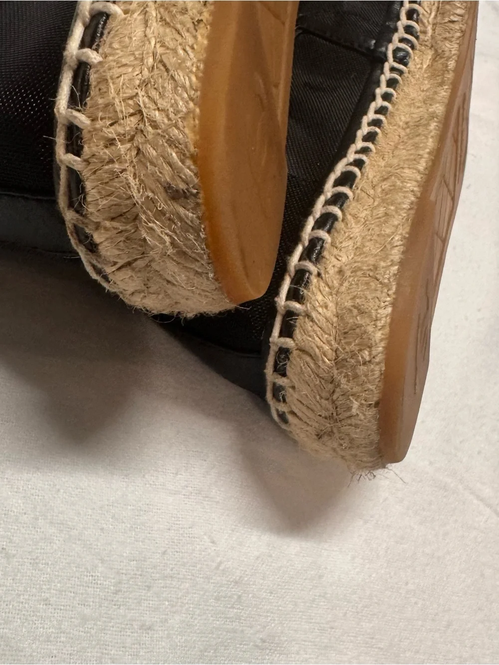 CHANEL elegant espadrilles